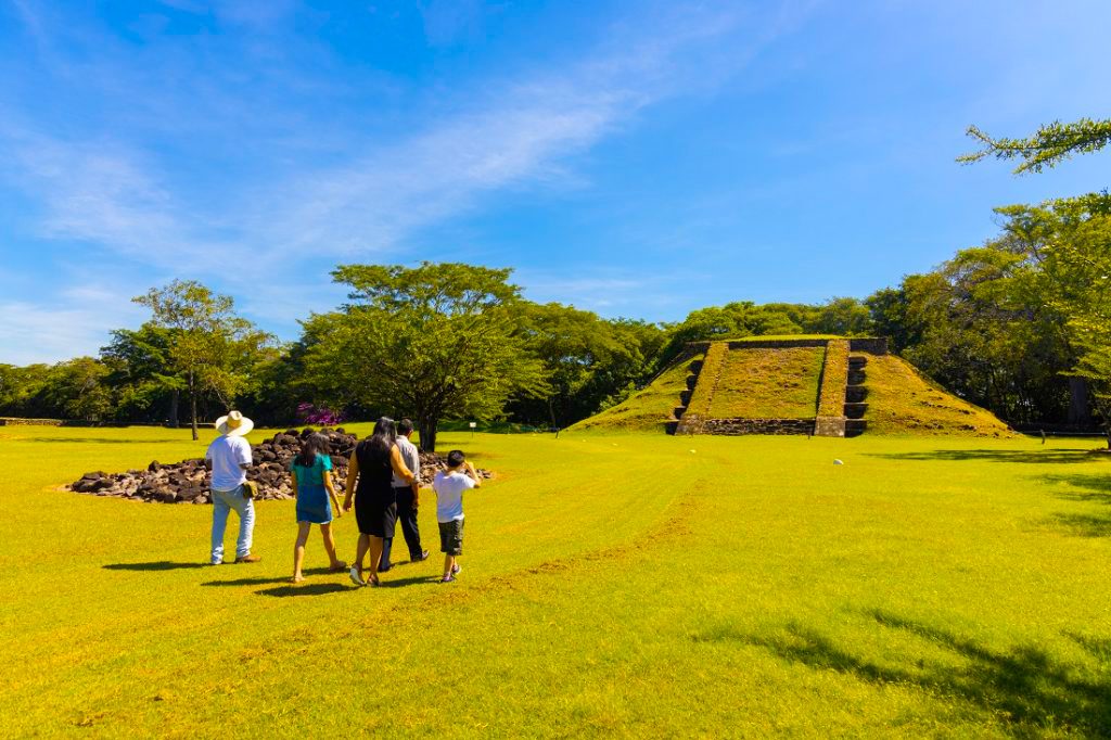 Tour Parque Arqueológico Cihuatán y Suchitoto