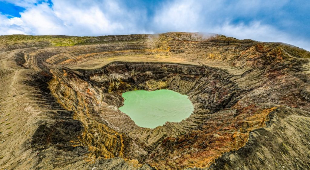 Eco-Aventura Total – De los Volcanes a la Bahía (14 Días)