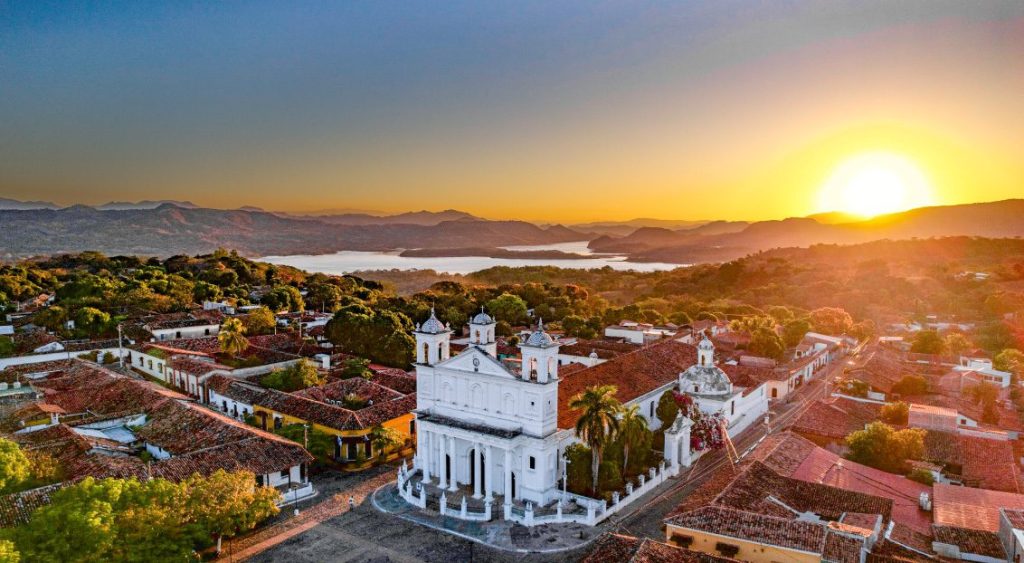 El Salvador Tradicional: Cultura, Pueblos y Volcanes (8 Días)