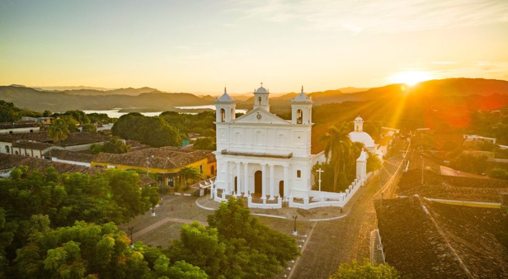 8 Días Lo Esencial de El Salvador: Volcanes, Ruinas y Pueblos Vivos