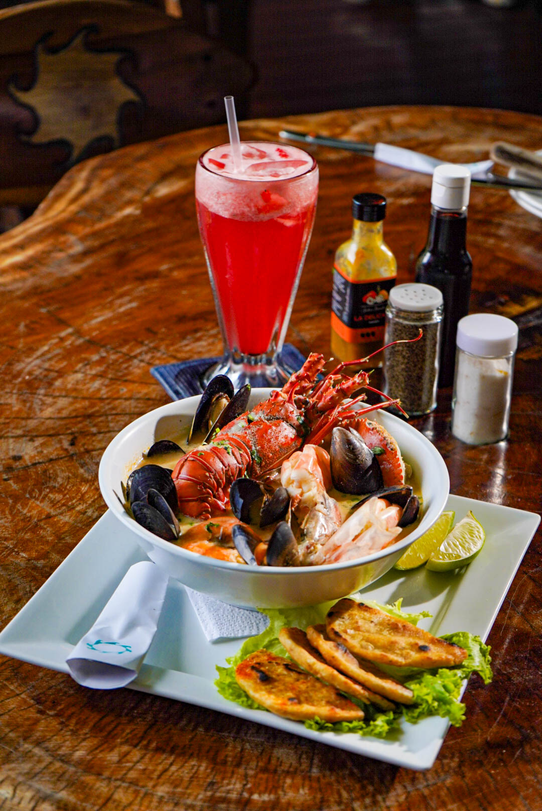 El-Salvador-Restaurantes-mariscos-Olas-Permanentes