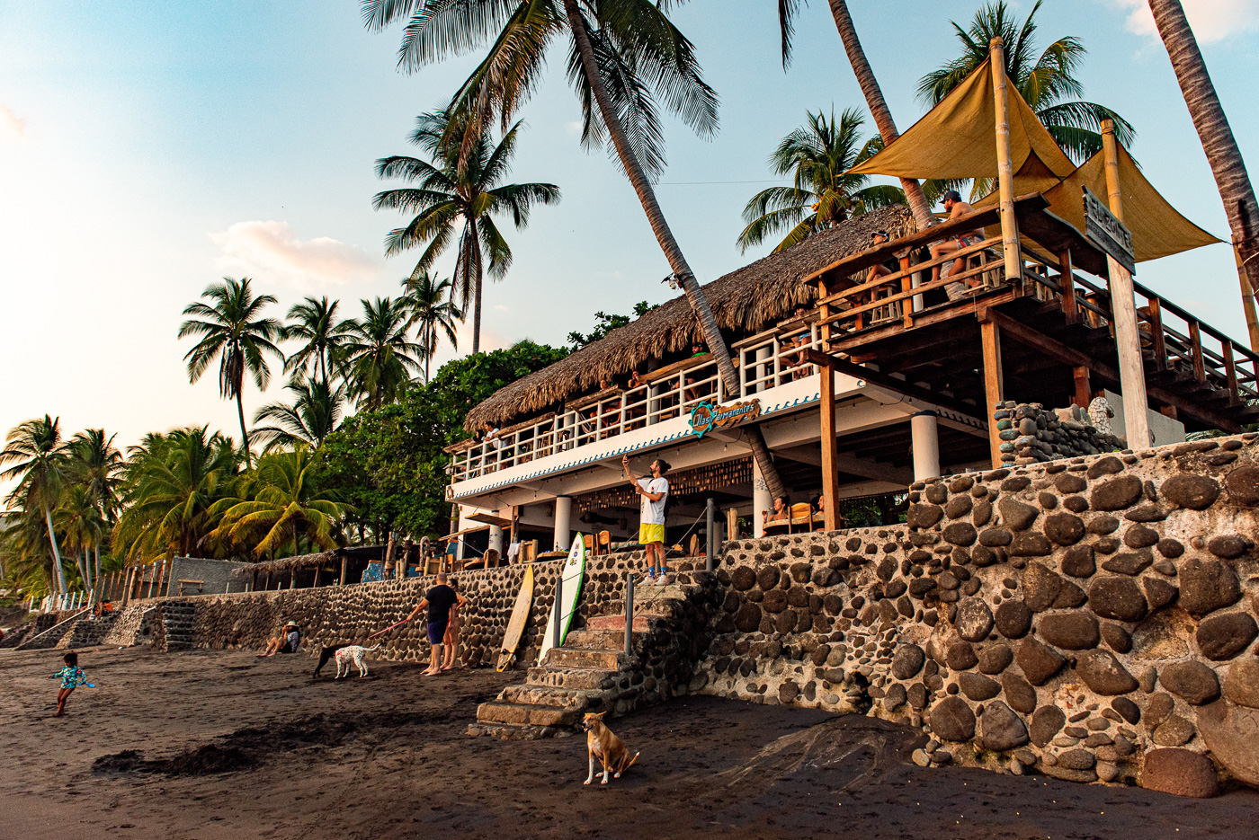 Hoteles-en-playa-el-zonte