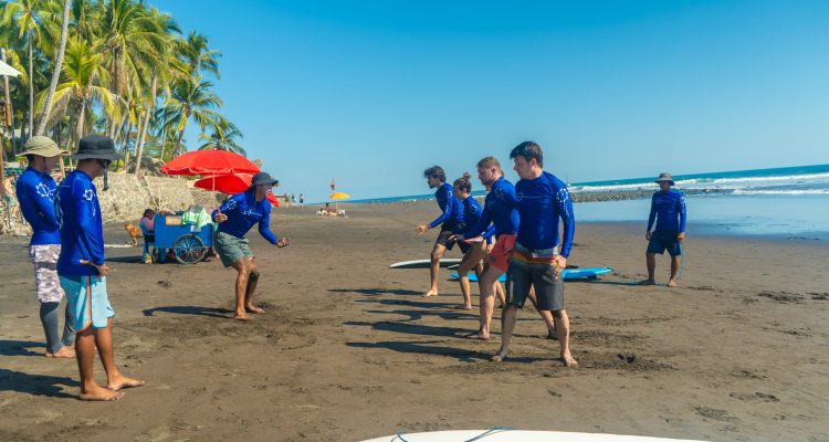 surf-lessons-in-el-salvador.jpg