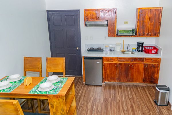 comedor-y-cocina--Olas-Permanentes-Buena-vista-El-Zonte--