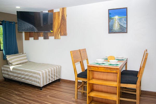 tv-y-comedor-Olas-Permanentes-Buena-vista-El-Zonte